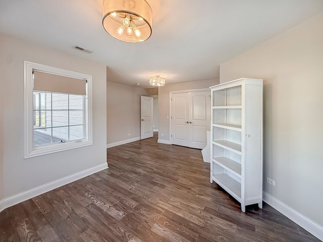 8884 Port Washington Drive, Frankfort, IL 60423