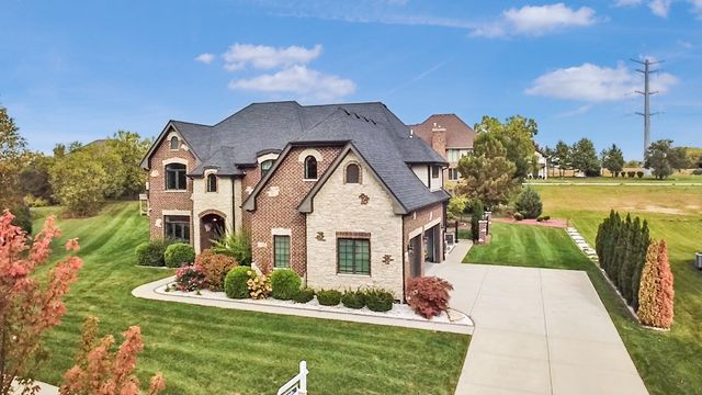 8884 Port Washington Drive, Frankfort, IL 60423