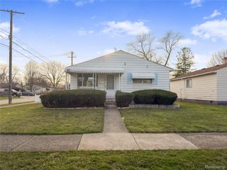 4710 Edgewood Street, Dearborn Heights, MI 48125