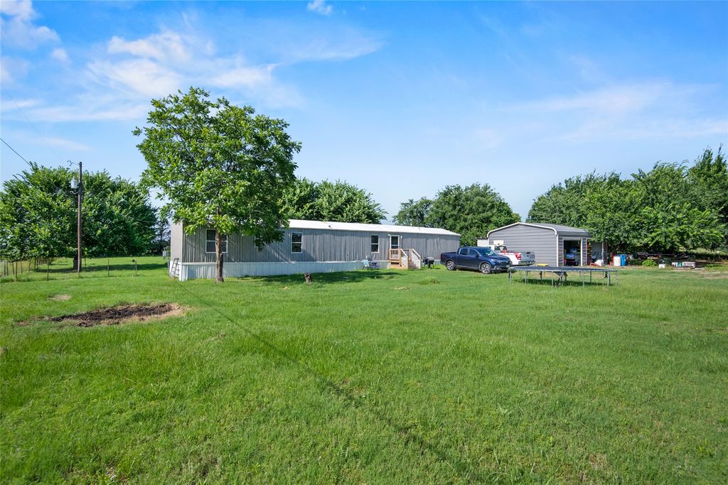 1300 Tiffany Street, Reno, TX 76020