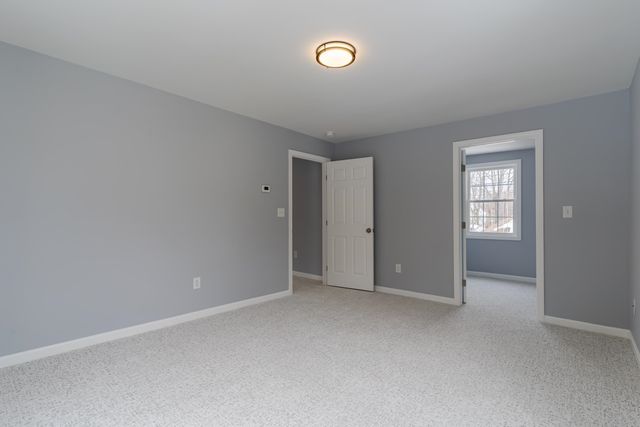 33 Linden Street, Rochester, NH 03867