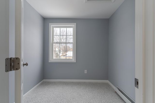 33 Linden Street, Rochester, NH 03867