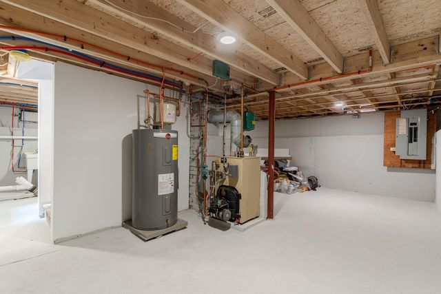 33 Linden Street, Rochester, NH 03867