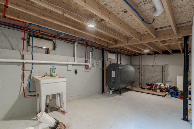 33 Linden Street, Rochester, NH 03867