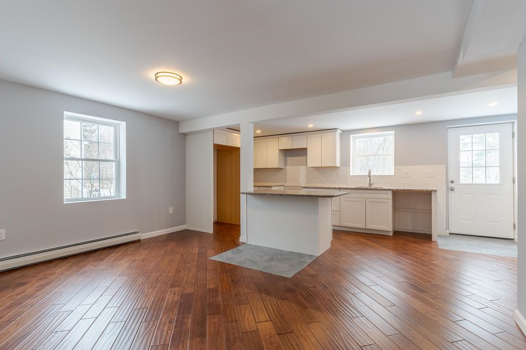 33 Linden Street, Rochester, NH 03867