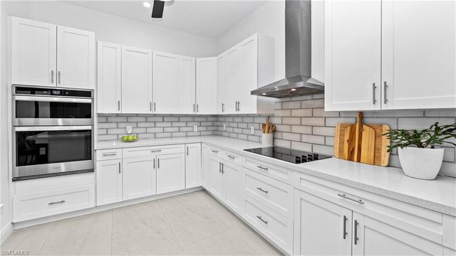 569 Desoto BLVD S, Naples, FL 34117