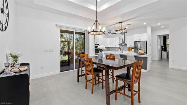 569 Desoto BLVD S, Naples, FL 34117