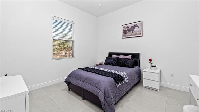 569 Desoto BLVD S, Naples, FL 34117