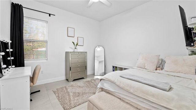 569 Desoto BLVD S, Naples, FL 34117