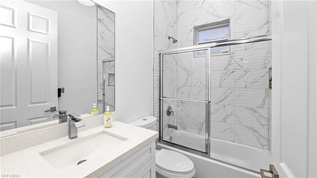 569 Desoto BLVD S, Naples, FL 34117