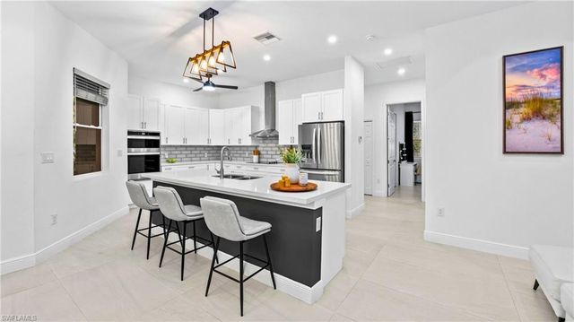 569 Desoto BLVD S, Naples, FL 34117
