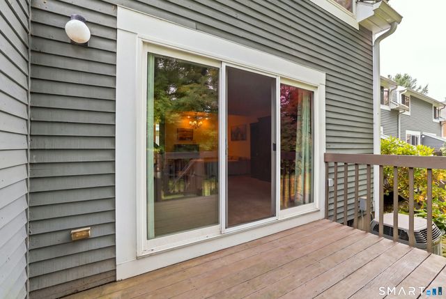 126 Hopmeadow Street 8E, Simsbury, CT 06089