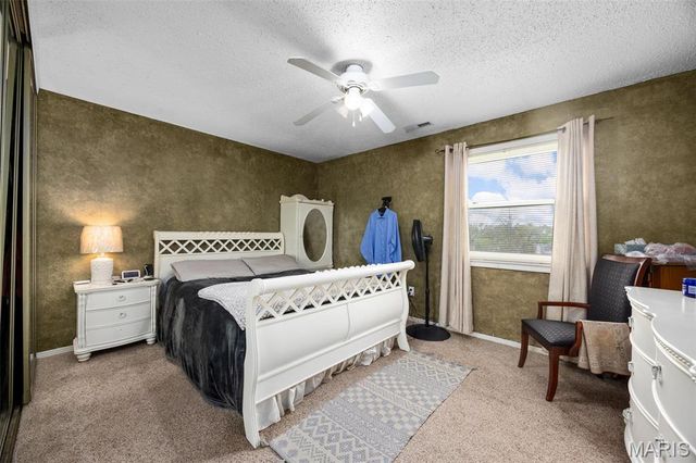 2637 Falcons Way 76, St Charles, MO 63303