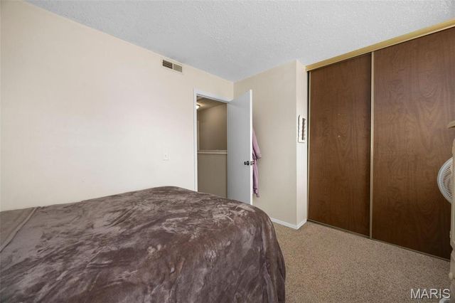 2637 Falcons Way 76, St Charles, MO 63303