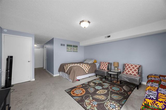 2637 Falcons Way 76, St Charles, MO 63303
