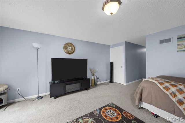 2637 Falcons Way 76, St Charles, MO 63303