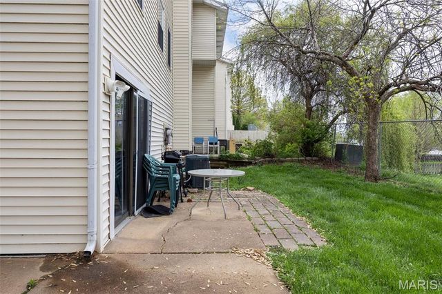 2637 Falcons Way 76, St Charles, MO 63303