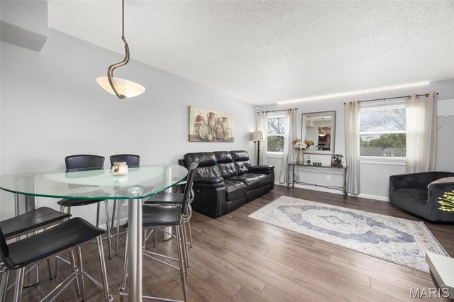 2637 Falcons Way 76, St Charles, MO 63303