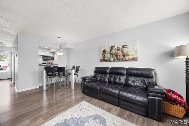 2637 Falcons Way 76, St Charles, MO 63303