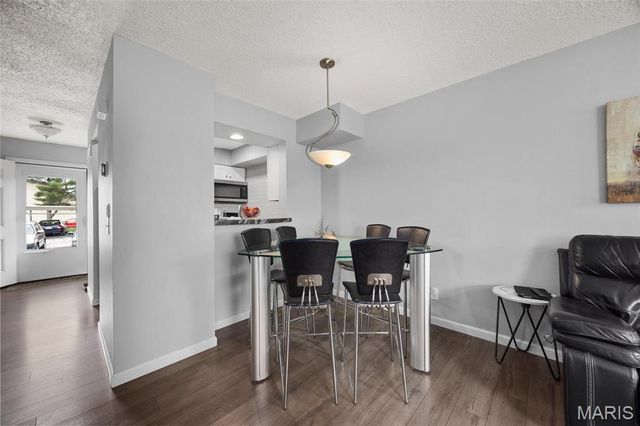 2637 Falcons Way 76, St Charles, MO 63303
