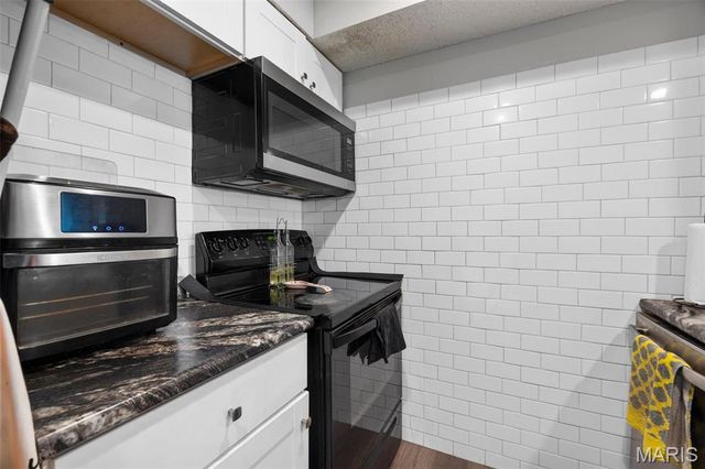 2637 Falcons Way 76, St Charles, MO 63303