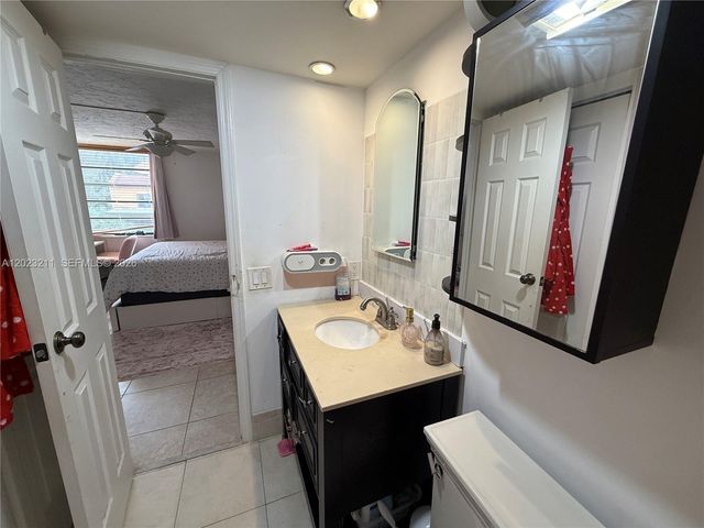 450 Commodore Dr 306, Plantation, FL 33325