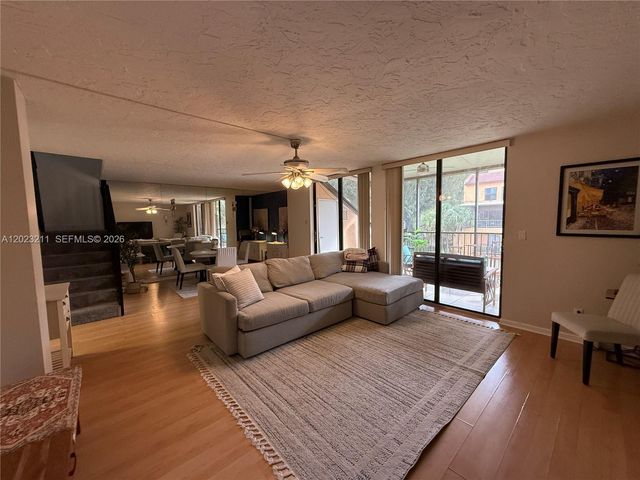 450 Commodore Dr 306, Plantation, FL 33325