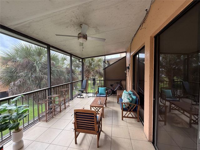 450 Commodore Dr 306, Plantation, FL 33325