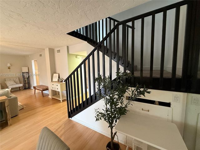 450 Commodore Dr 306, Plantation, FL 33325