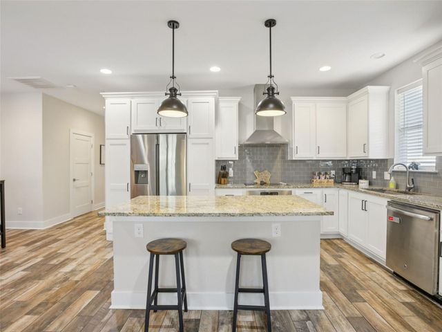 1206 Deloney ST B, Austin, TX 78721