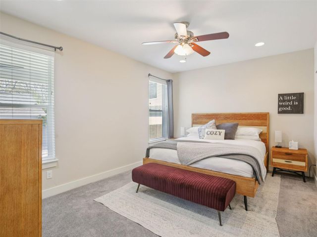 1206 Deloney ST B, Austin, TX 78721