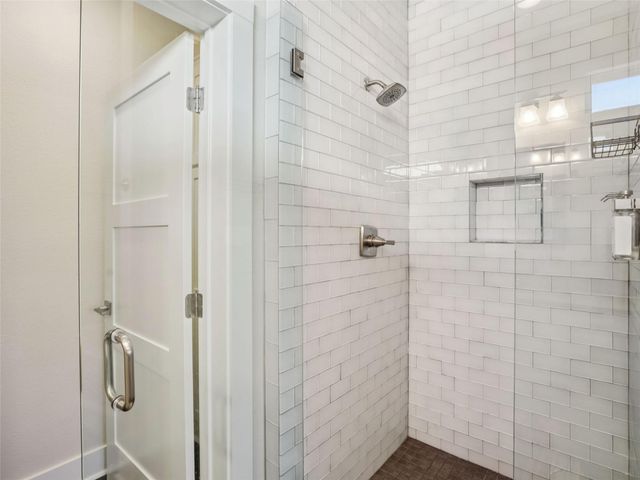 1206 Deloney ST B, Austin, TX 78721