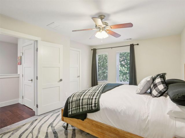 1206 Deloney ST B, Austin, TX 78721