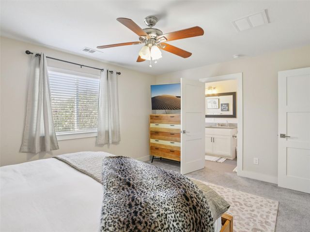 1206 Deloney ST B, Austin, TX 78721