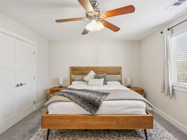 1206 Deloney ST B, Austin, TX 78721