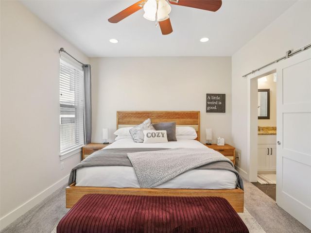 1206 Deloney ST B, Austin, TX 78721