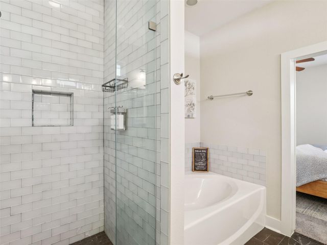 1206 Deloney ST B, Austin, TX 78721