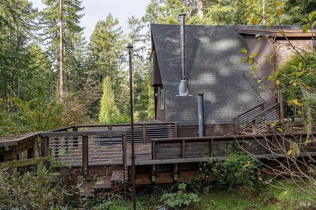 46151 Pacific Woods Rd, Gualala, CA 95445