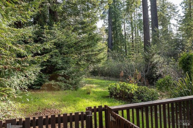 46151 Pacific Woods Rd, Gualala, CA 95445