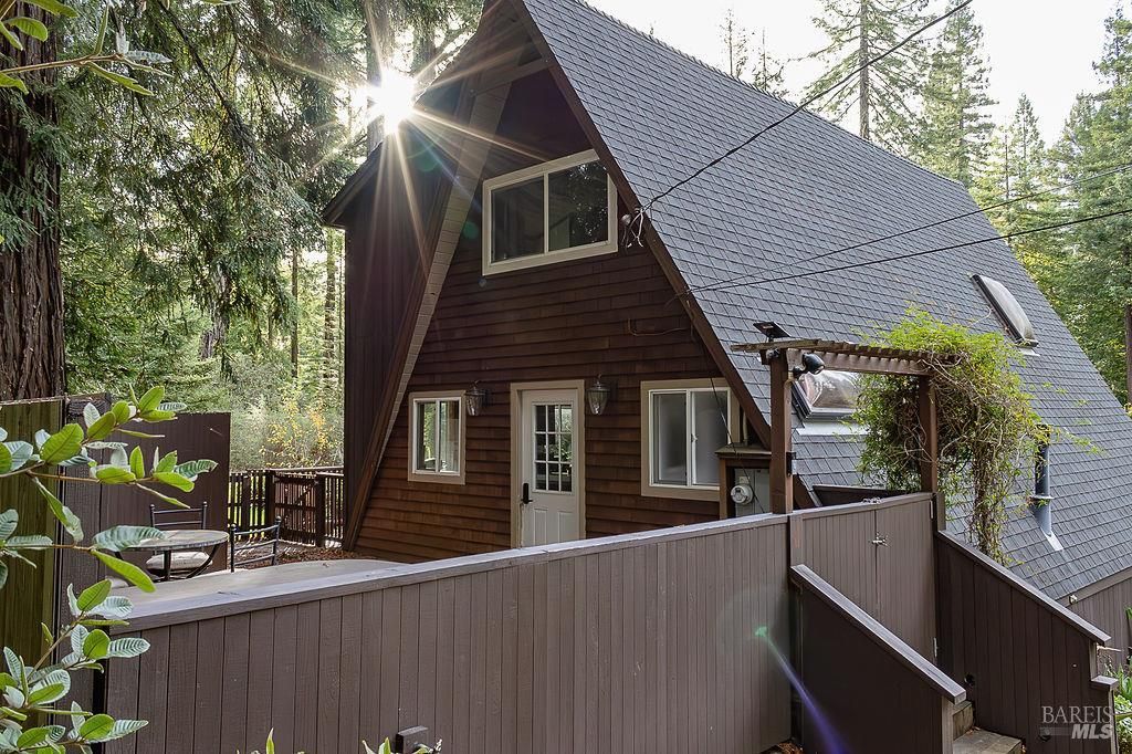 46151 Pacific Woods Rd, Gualala, CA 95445