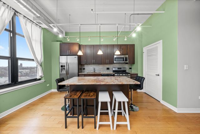 833 W 15th Place 711, Chicago, IL 60608