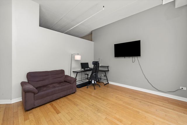 833 W 15th Place 711, Chicago, IL 60608