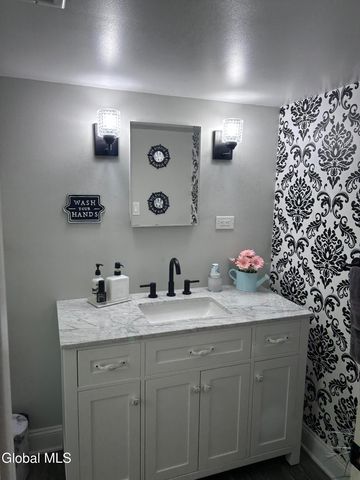2321 Central Parkway, Schenectady, NY 12309