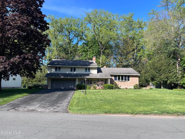 2321 Central Parkway, Schenectady, NY 12309