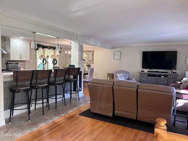 2321 Central Parkway, Schenectady, NY 12309
