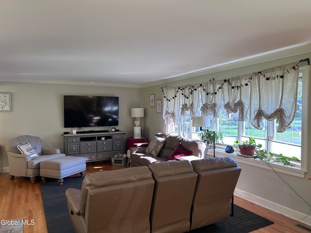 2321 Central Parkway, Schenectady, NY 12309