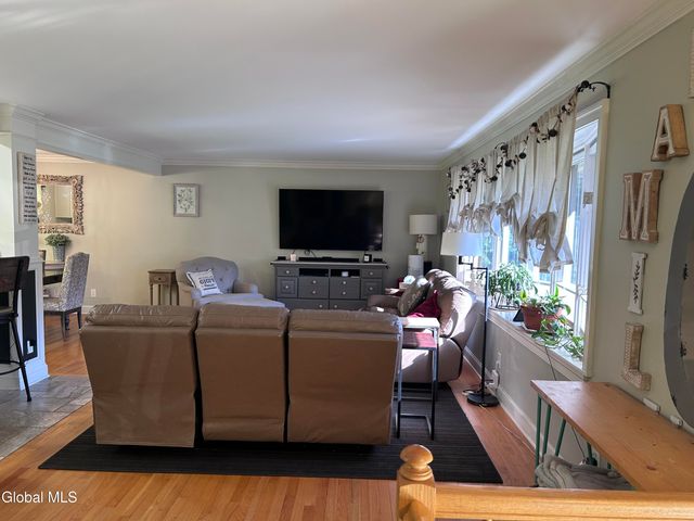 2321 Central Parkway, Schenectady, NY 12309