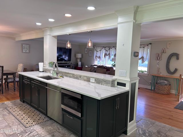 2321 Central Parkway, Schenectady, NY 12309
