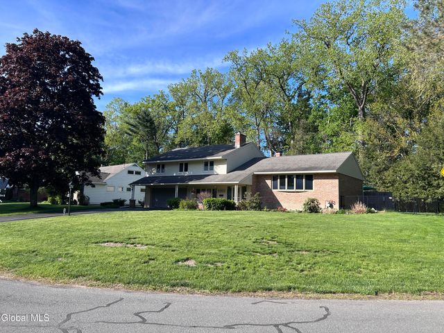 2321 Central Parkway, Schenectady, NY 12309