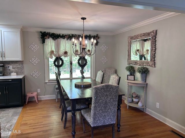 2321 Central Parkway, Schenectady, NY 12309
